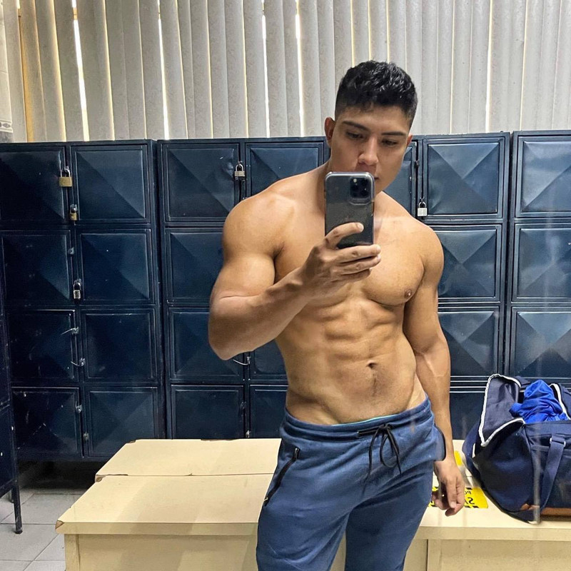27 Sexy Muscle hunk