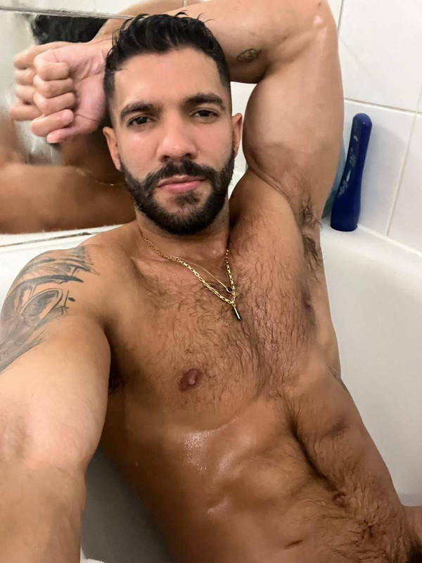 49 Brazilian hunk Guilherme Ferreira guilher_of not_of OnlyFans porn