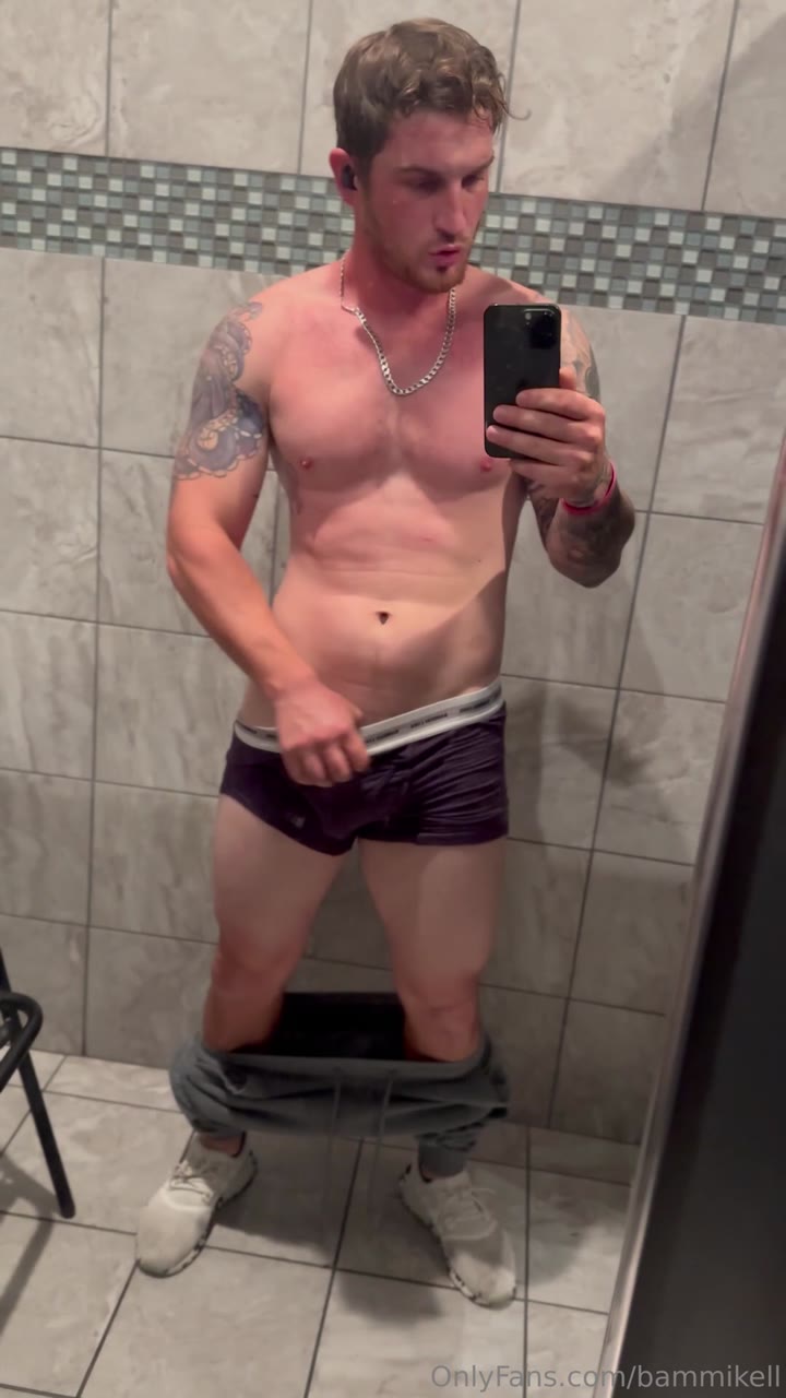 152 Sexy hunk Bam Mikell bammikell OnlyFans porn