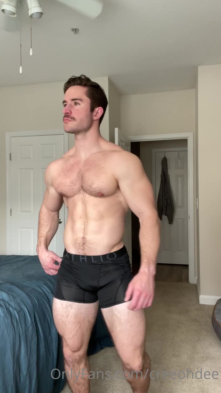 39 TikTok Bodybuilder Chris O’Donnell creeohdee onlyfans porn