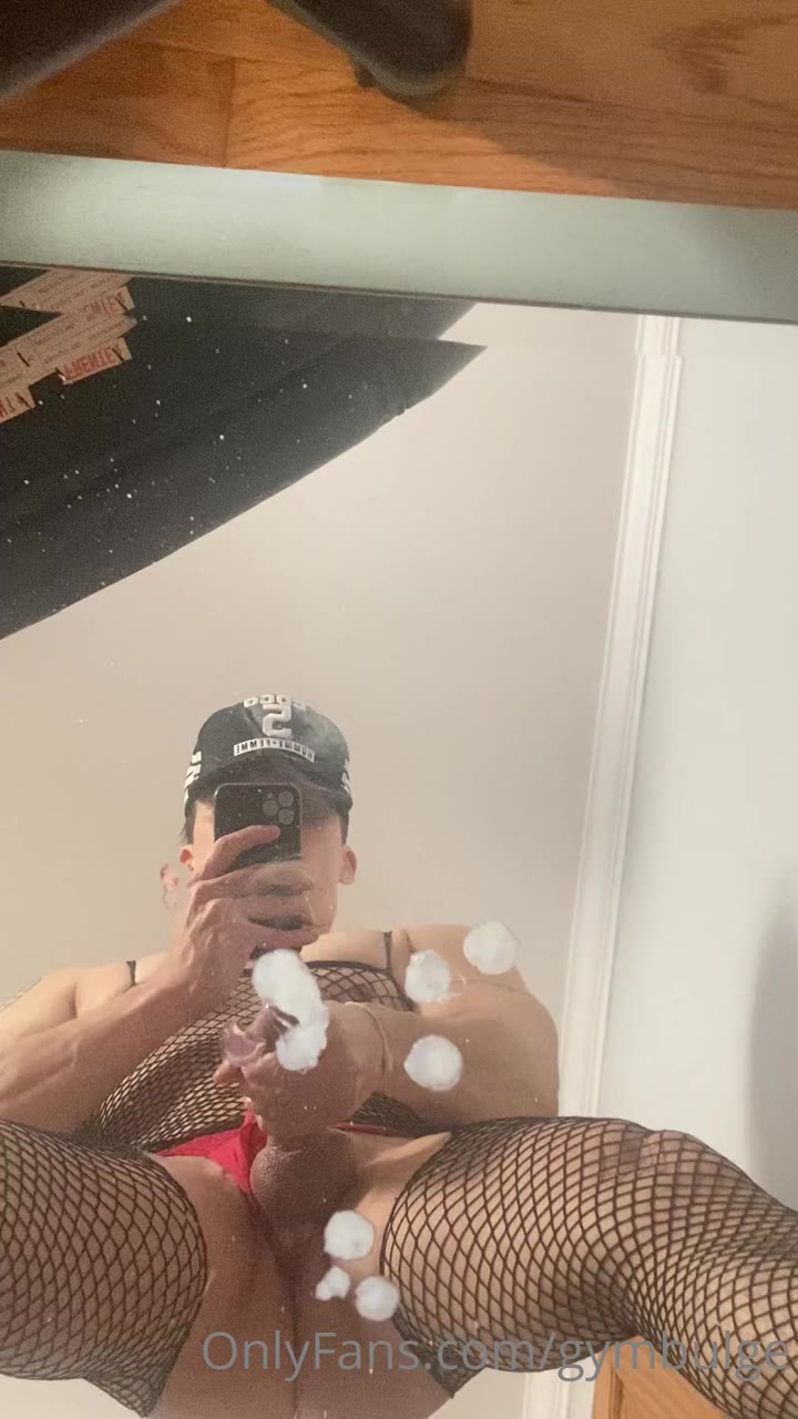 51  sexy hunk Wiccan gymbulge gym.bulge OnlyFans porn