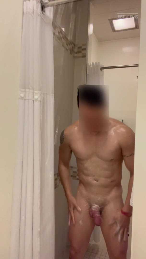 528  Beefy hunk Wiccan gymbulge gym.bulge OnlyFans porn