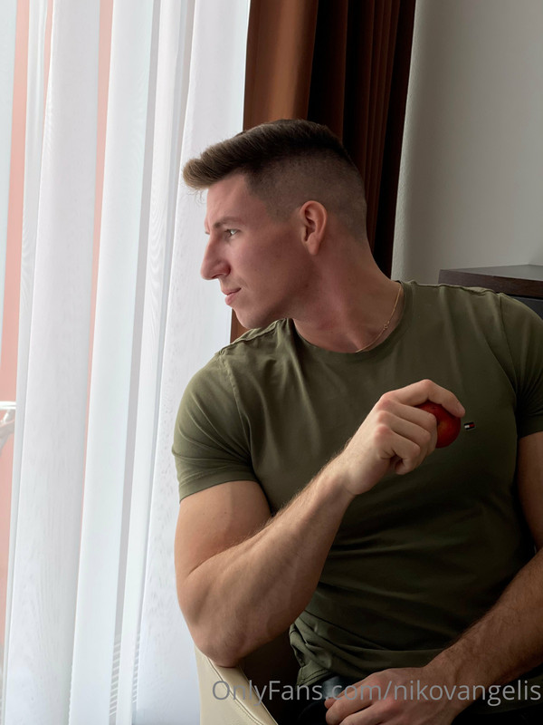 24 Czech hunk Niko Vangelis nikovangelis onlyfans porn
