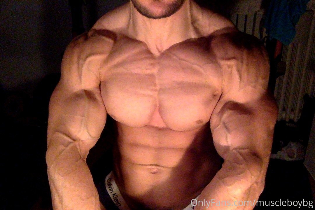4 MuscleBoyBG Onlyfans LEAKED