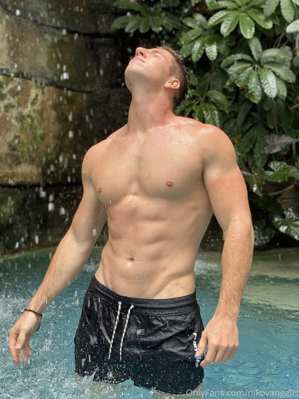 43 Czech hunk Niko Vangelis nikovangelis onlyfans porn