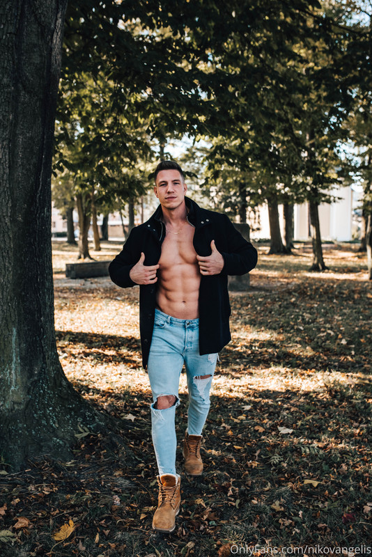 275 Czech hunk Niko Vangelis nikovangelis onlyfans porn