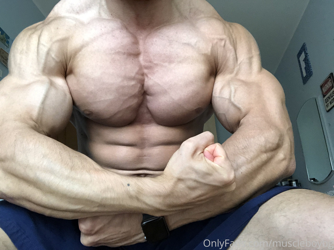 38 MuscleBoyBG Onlyfans LEAKED