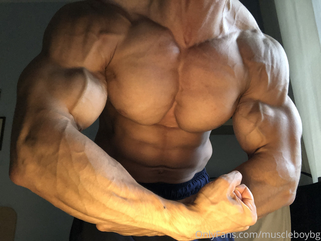 44 MuscleBoyBG Onlyfans LEAKED