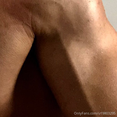 560 Czech hunk Niko Vangelis nikovangelis onlyfans porn