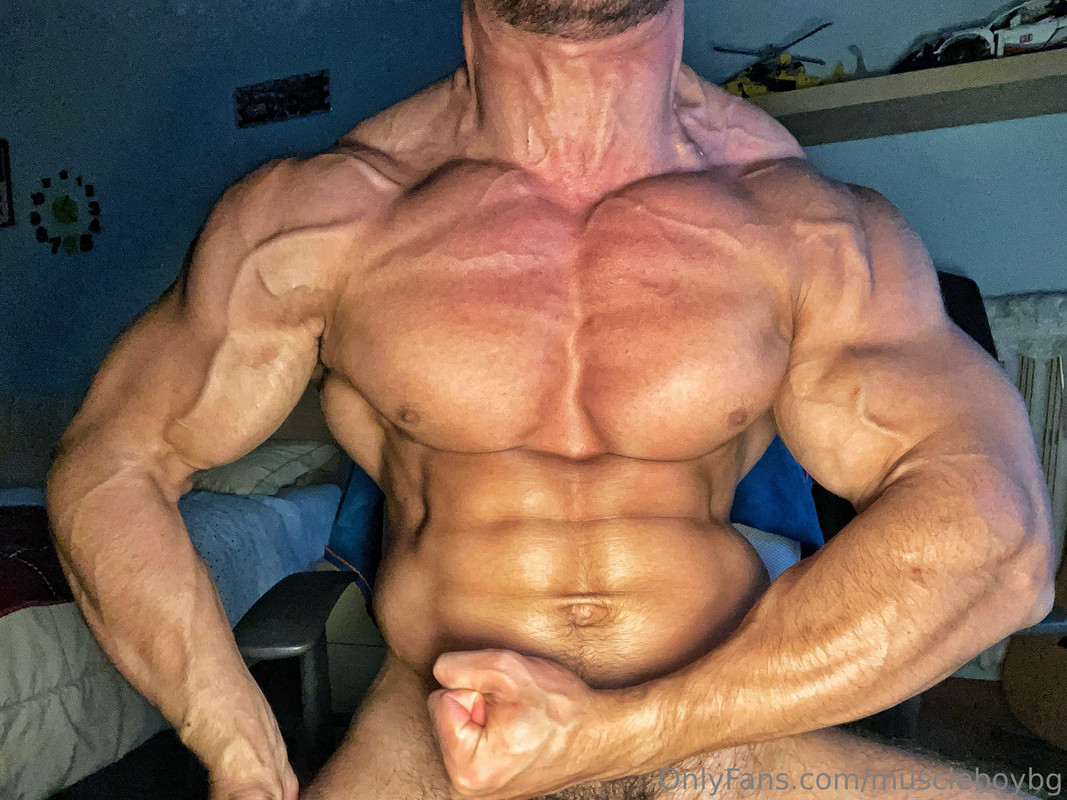 76 MuscleBoyBG Onlyfans LEAKED