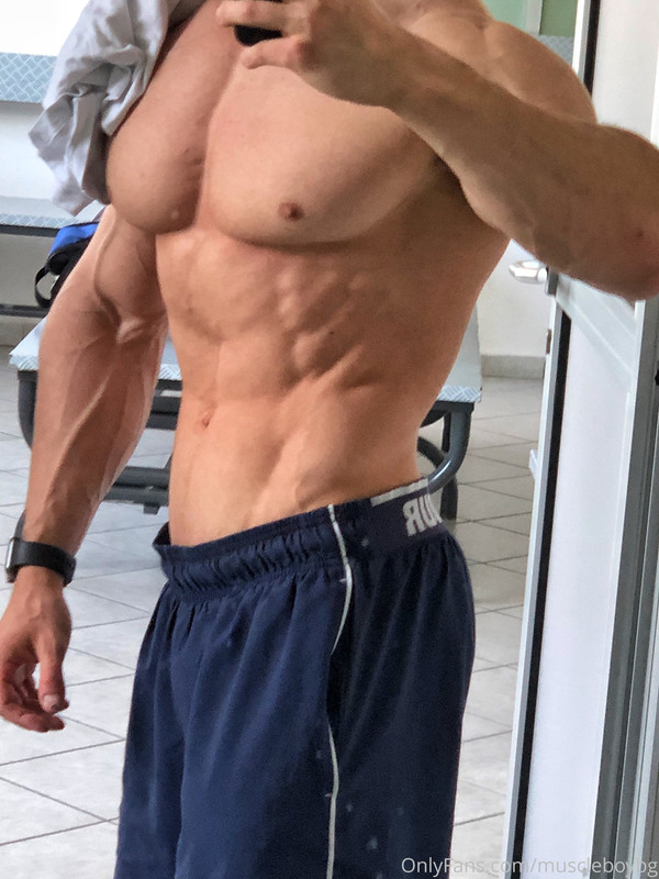 149 MuscleBoyBG Onlyfans LEAKED