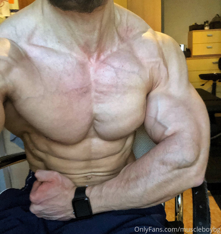 152 MuscleBoyBG Onlyfans LEAKED