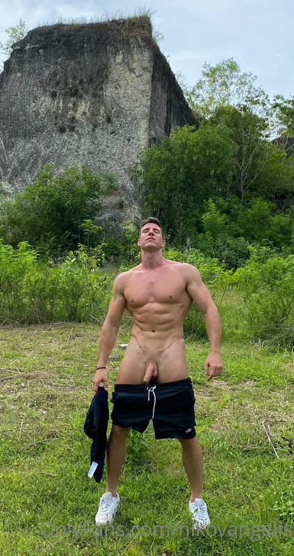 705 Czech hunk Niko Vangelis nikovangelis onlyfans porn