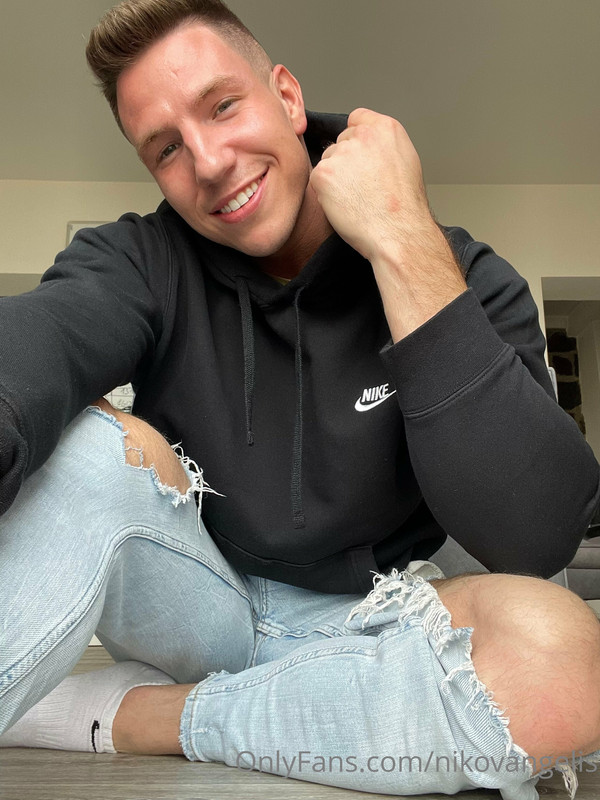748 Czech hunk Niko Vangelis nikovangelis onlyfans porn