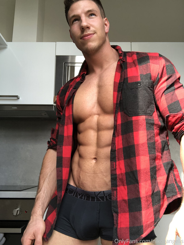 760 Czech hunk Niko Vangelis nikovangelis onlyfans porn