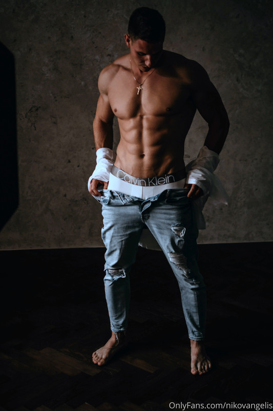 780 Czech hunk Niko Vangelis nikovangelis onlyfans porn