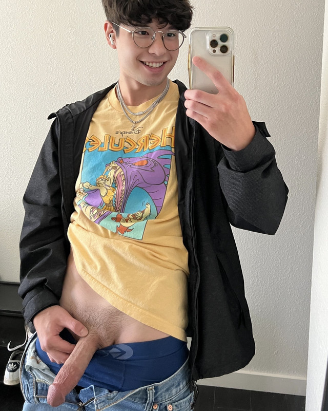 7 Smiley Hottie Nick Fenway nickfenway bluebenz onlyfans cum