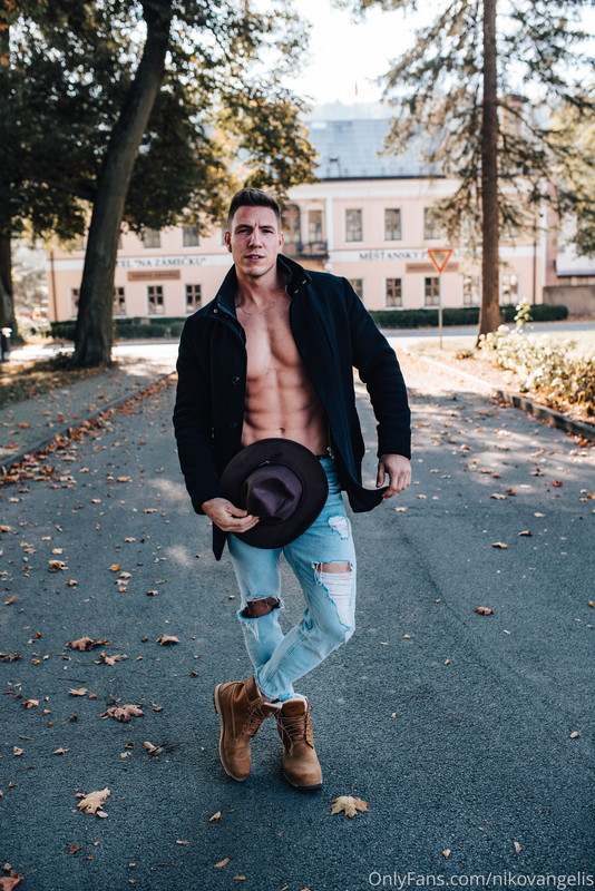813 Czech hunk Niko Vangelis nikovangelis onlyfans porn