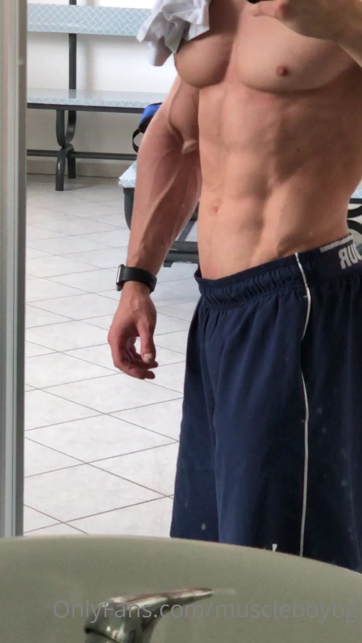 240 MuscleBoyBG Onlyfans LEAKED