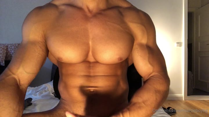 199 MuscleBoyBG Onlyfans LEAKED
