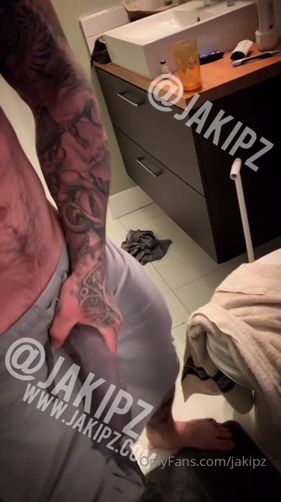 431  humongous cock tiktoker  Jakipz Jake Andrich Onlyfans