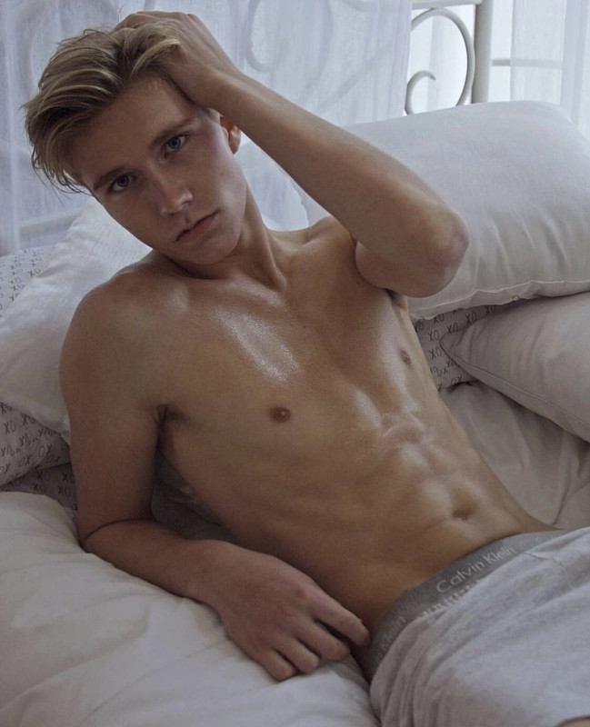 32 Sexy Young Jock Leo Stuke xleox  onlyfans porn