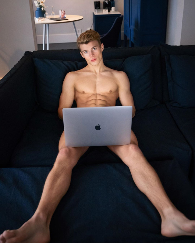 434 Sexy Young Jock Leo Stuke xleox  onlyfans porn
