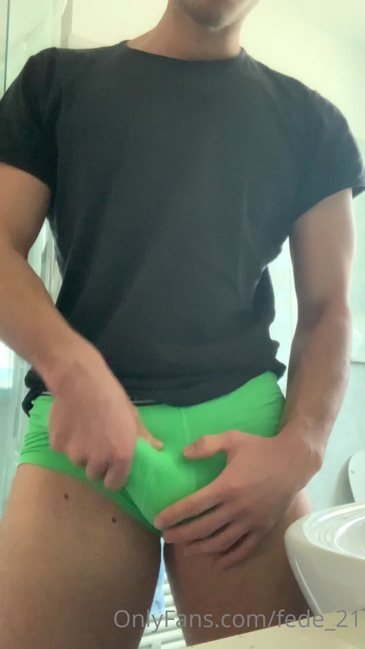 452 Italian muscle hunk Federico fede_21 onlyfans wank off porn