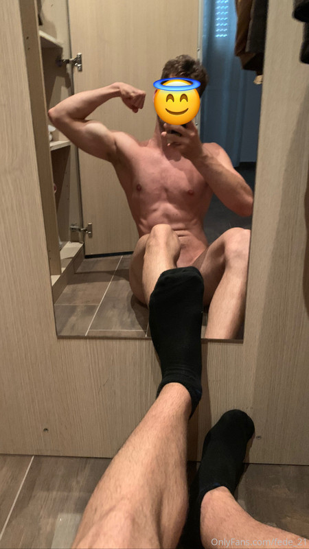 285 Italian muscle hunk Federico fede_21 onlyfans wank off porn