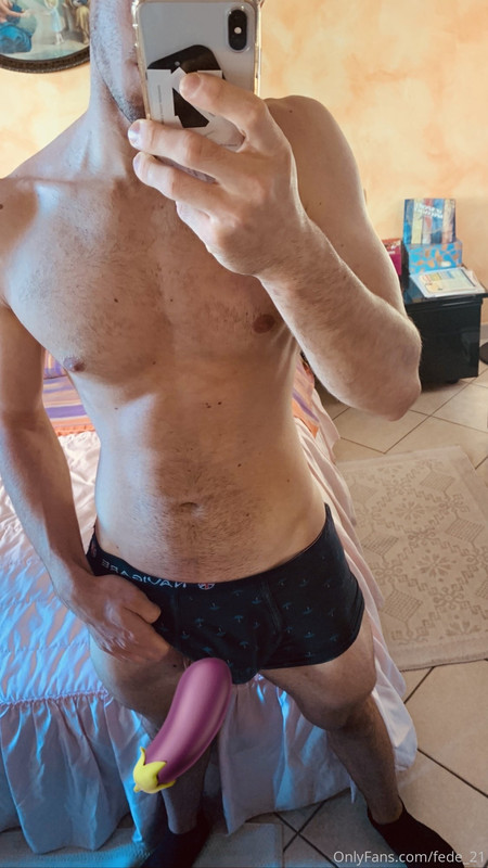 305 Italian muscle hunk Federico fede_21 onlyfans wank off porn