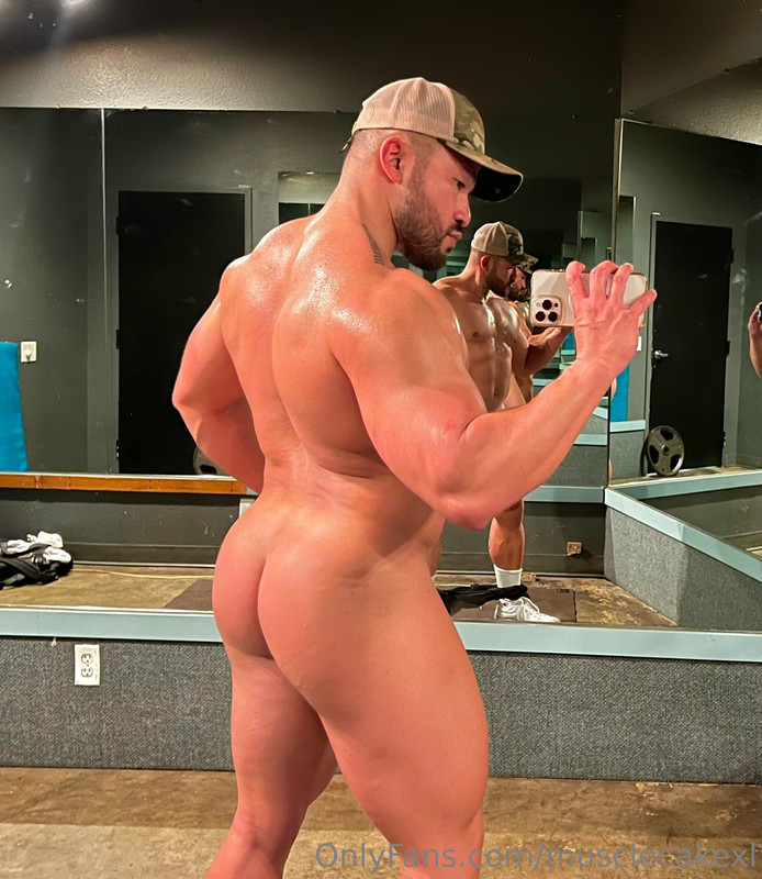 15 Beefy Hunk MuscleCakeXL OnlyFans porn