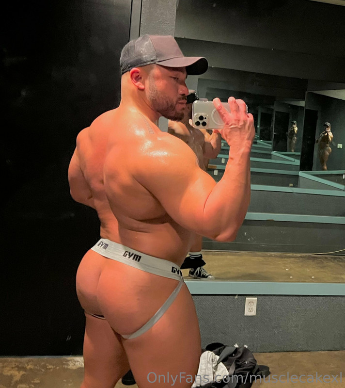 17 Beefy Hunk MuscleCakeXL OnlyFans porn