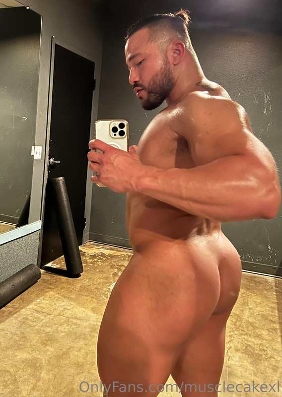 19 Beefy Hunk MuscleCakeXL OnlyFans porn