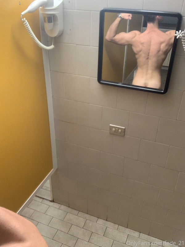 322 Italian muscle hunk Federico fede_21 onlyfans wank off porn