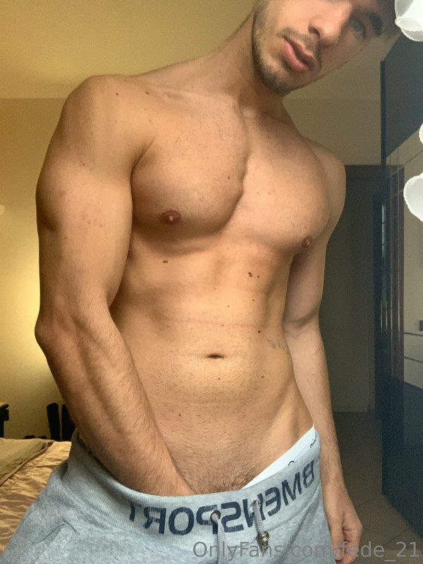 127 Italian muscle hunk Federico fede_21 onlyfans wank off porn