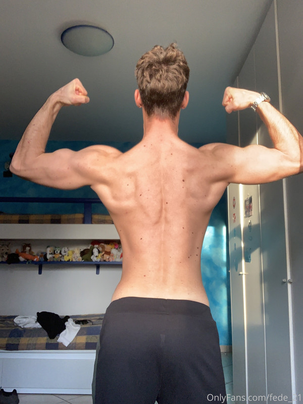 335 Italian muscle hunk Federico fede_21 onlyfans wank off porn