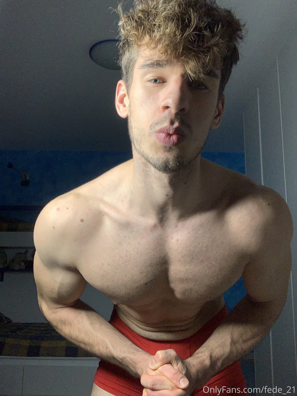 156 Italian muscle hunk Federico fede_21 onlyfans wank off porn