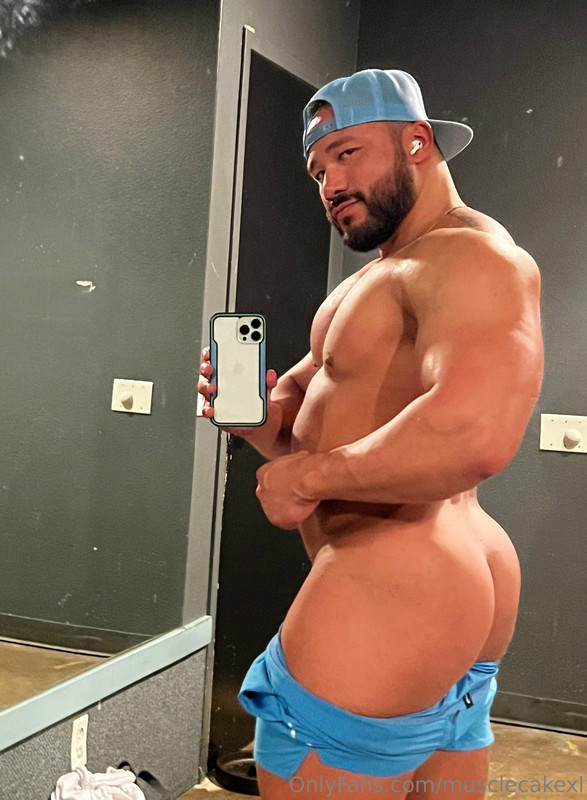 34 Beefy Hunk MuscleCakeXL OnlyFans porn