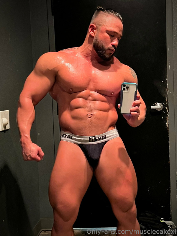 39 Beefy Hunk MuscleCakeXL OnlyFans porn