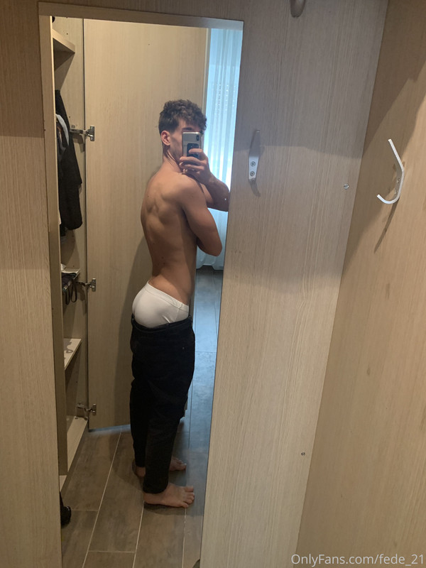 343 Italian muscle hunk Federico fede_21 onlyfans wank off porn