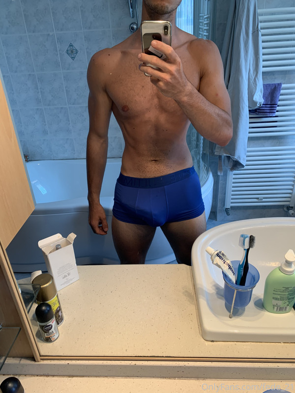 354 Italian muscle hunk Federico fede_21 onlyfans wank off porn