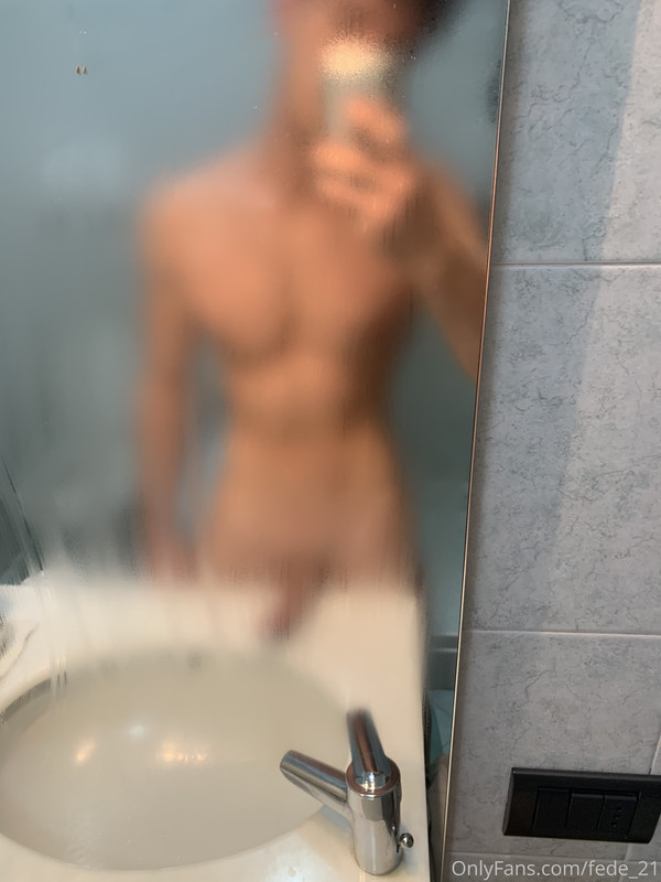 226 Italian muscle hunk Federico fede_21 onlyfans wank off porn
