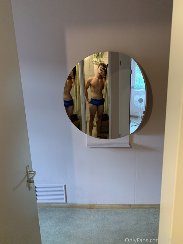 358 Italian muscle hunk Federico fede_21 onlyfans wank off porn