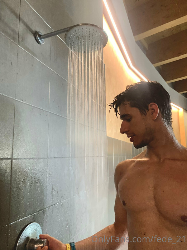 248 Italian muscle hunk Federico fede_21 onlyfans wank off porn