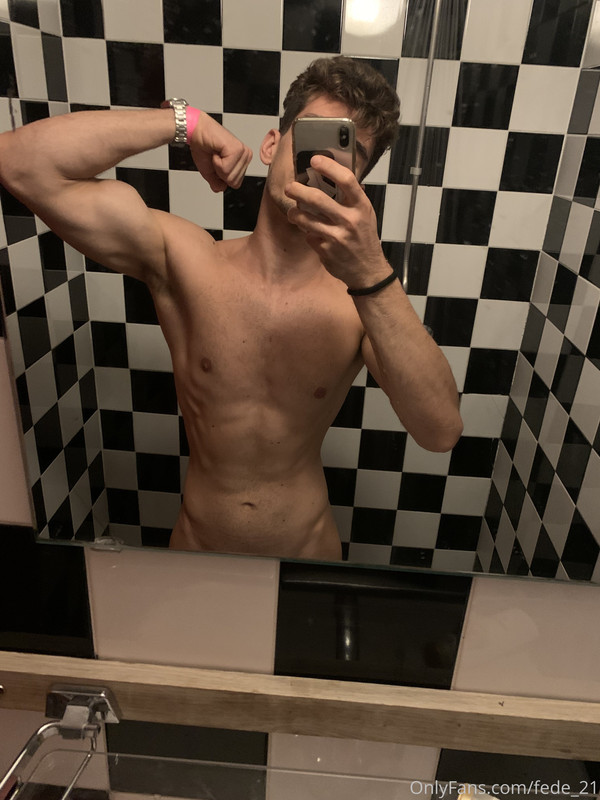 257 Italian muscle hunk Federico fede_21 onlyfans wank off porn