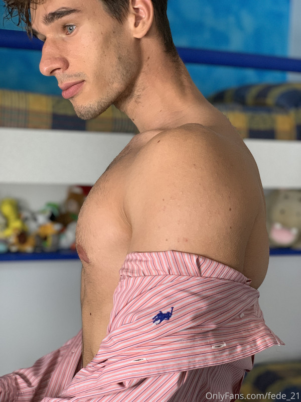 259 Italian muscle hunk Federico fede_21 onlyfans wank off porn