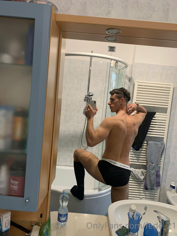 260 Italian muscle hunk Federico fede_21 onlyfans wank off porn
