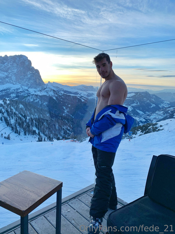 266 Italian muscle hunk Federico fede_21 onlyfans wank off porn