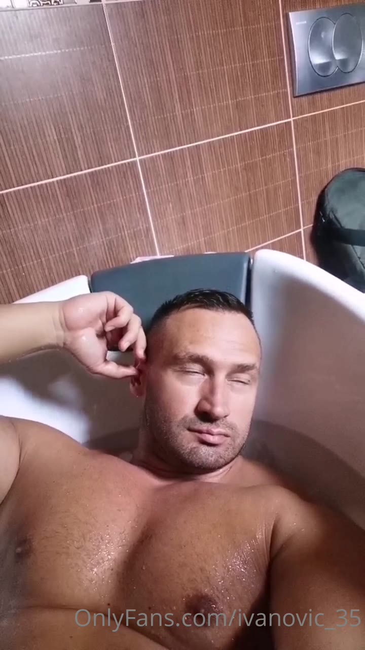 318 Serbian daddy Vladimir Ivanović   vladimir_35 onlyfans leaked