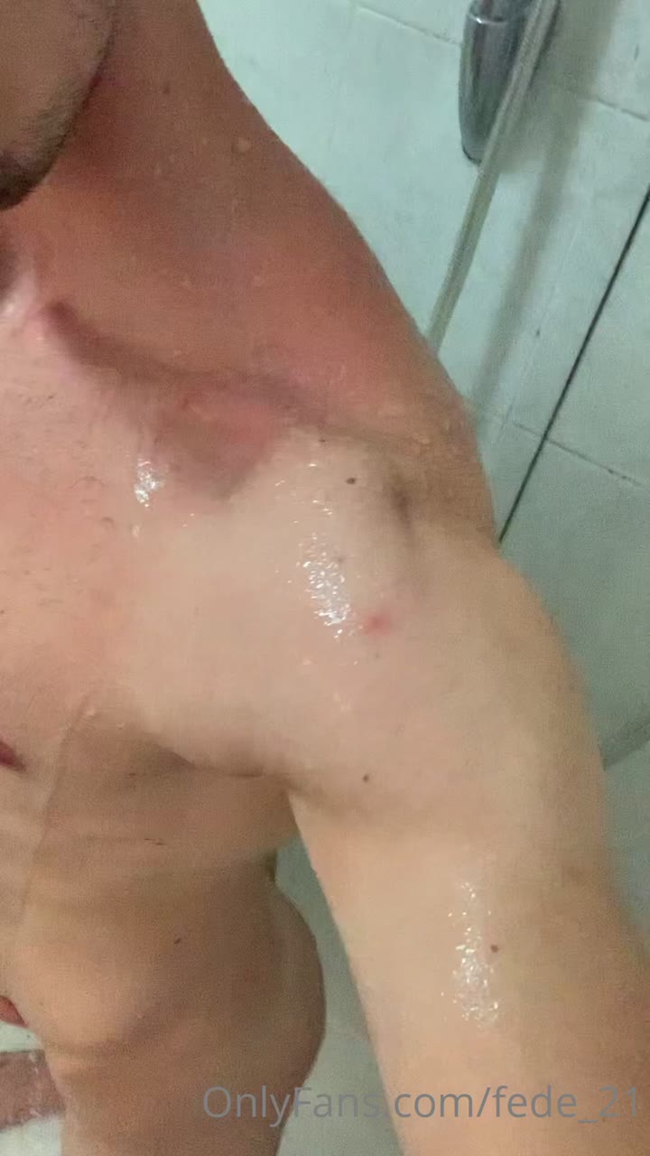 438 Italian muscle hunk Federico fede_21 onlyfans wank off porn